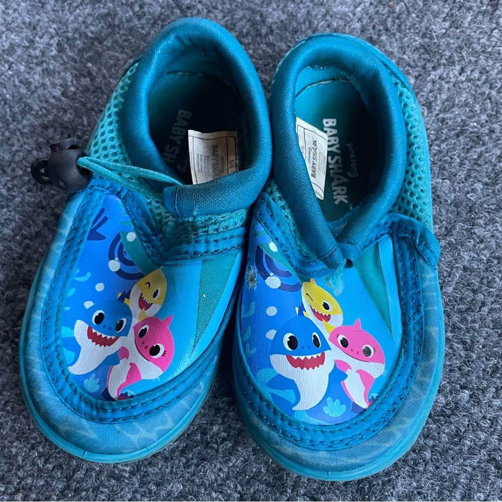 Baby Shark Toddler Water Shoes S 5/6 – Pinkfong Kids Swim Beach Pool Shoes Blue